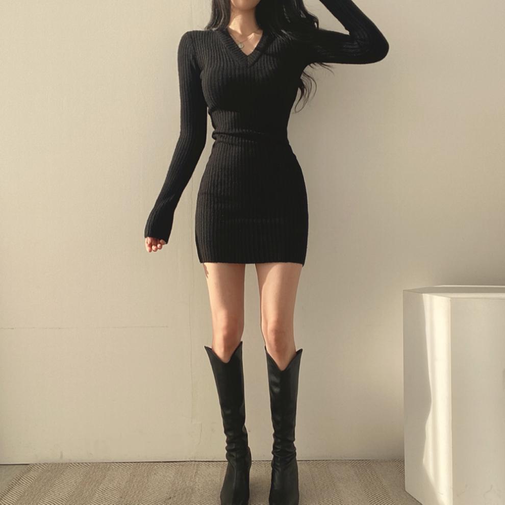 COZY ELEGANCE KNITTED MINI DRESS